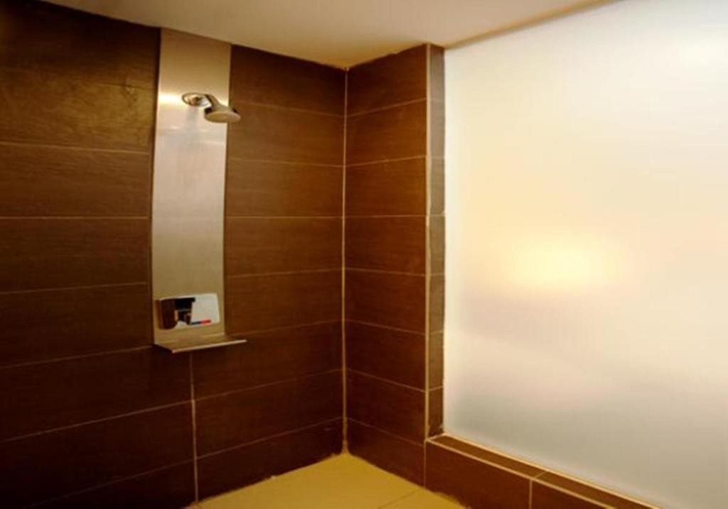 Pine Tree Hotel Batu Pahat Quarto foto